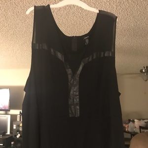 Torrid leather trim top size 6